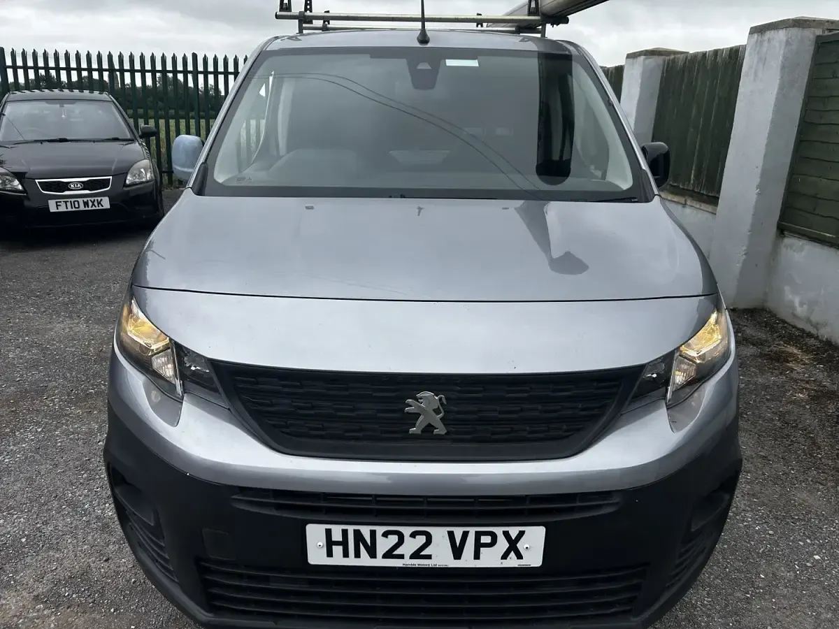 Used Peugeot Partner 131 HP (96 kW) 2022 Grey MPV