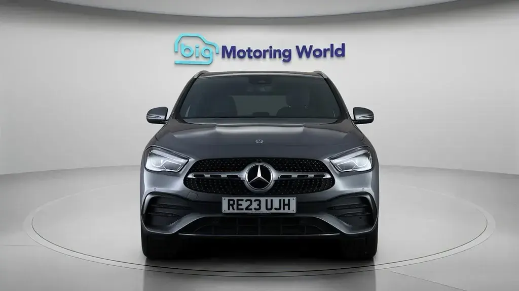 Usado Mercedes GLA250 Executive 218 HP (160 kW) 2023 Cinzento SUV