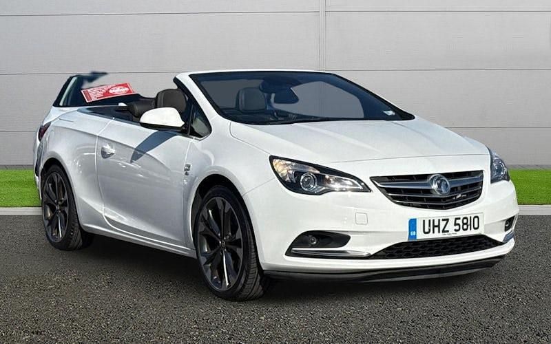 Used Vauxhall Cascada Elite 140 HP (102 kW) 2016 White Cabriolet