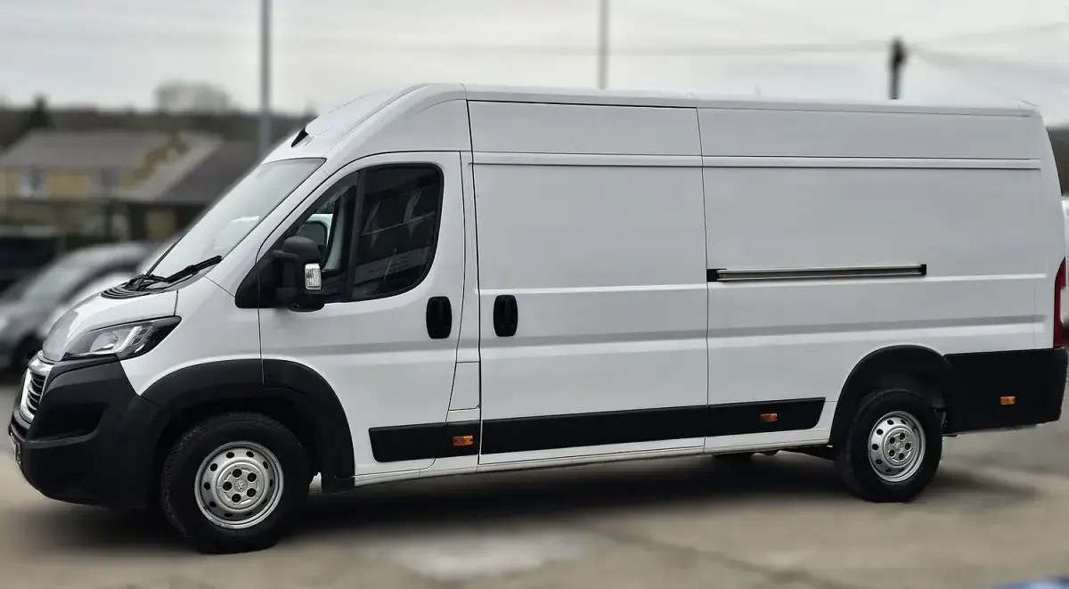Used Peugeot Boxer 140 HP (102 kW) 2021 White Van