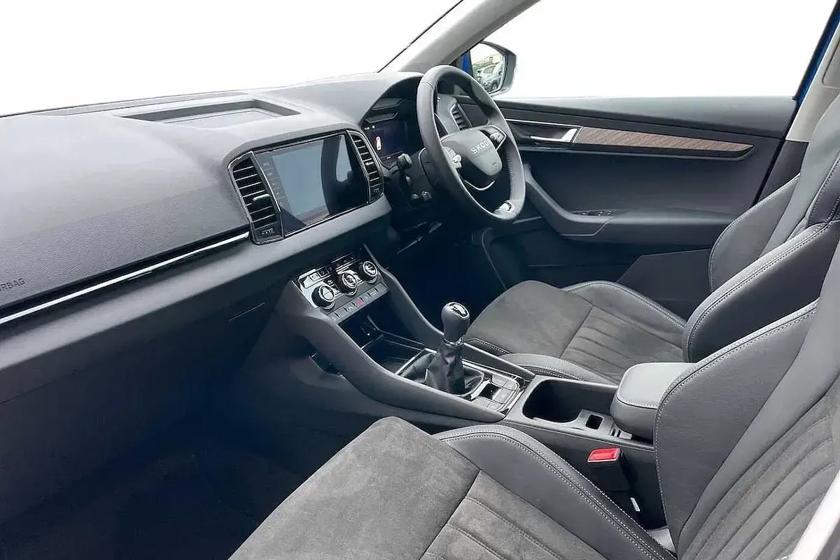 Used Skoda Karoq SE L 85 HP (62 kW) 2025 Energy blue SUV
