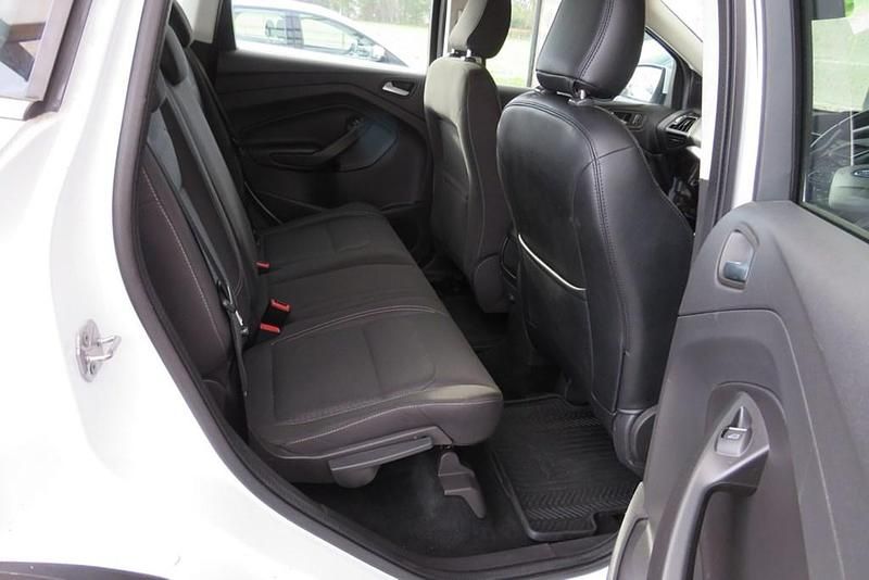 Used Ford Kuga Zetec 150 HP (110 kW) 2018 White SUV