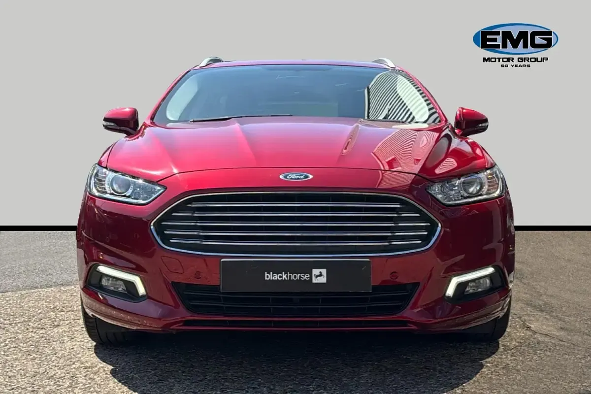 Used Ford Mondeo Zetec 160 HP (117 kW) 2017 Red Estate
