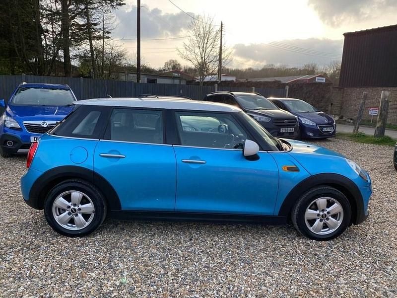 Used Mini Cooper Hatch 136 HP (100 kW) 2017 Blue Hatchback