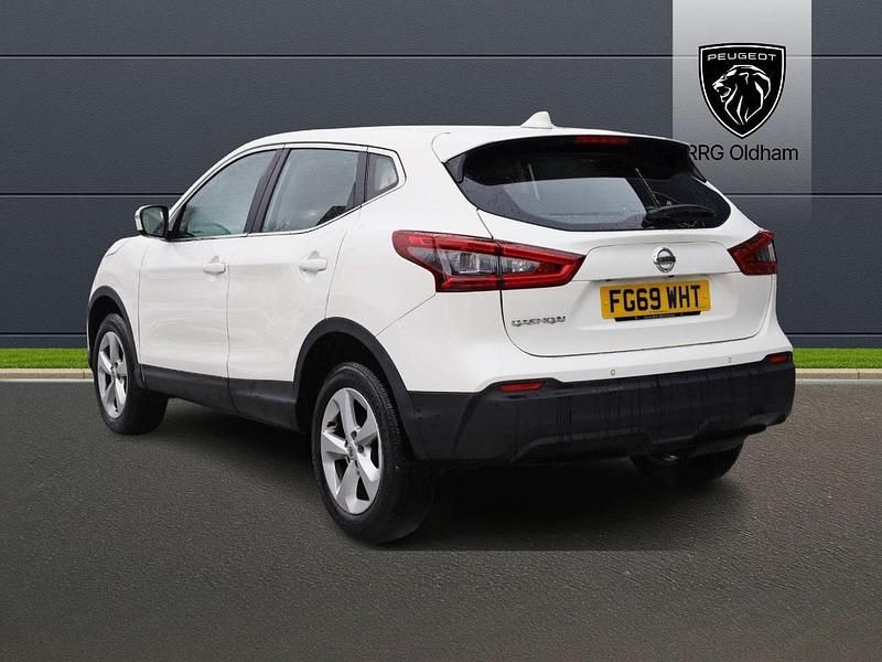 Used Nissan Qashqai Acenta Premium 113 HP (83 kW) 2019 White SUV