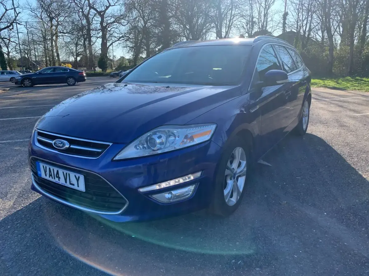 Używany Ford Mondeo Business Edition 140 KM (102 kW) 2014 Niebieski Hatchback