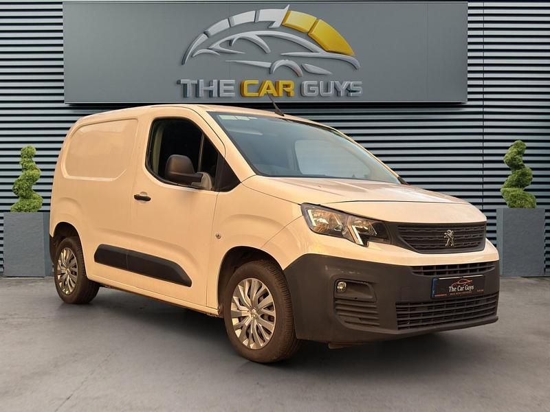 White Used 2019 Peugeot Partner MPV | £5,499 (A bit pricey) - Image 1/4