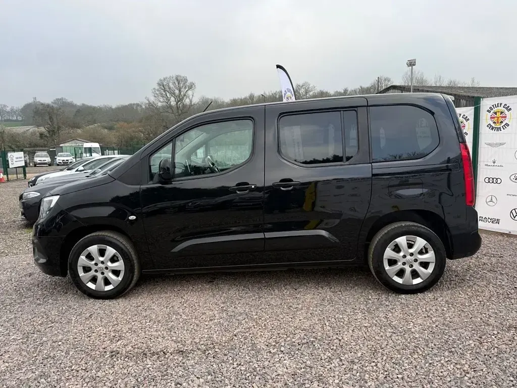 Used Vauxhall Combo S 100 HP (73 kW) 2021 Black MPV