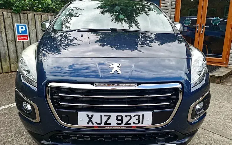 Used Peugeot 3008 Allure 120 HP (88 kW) 2015 Silver Estate