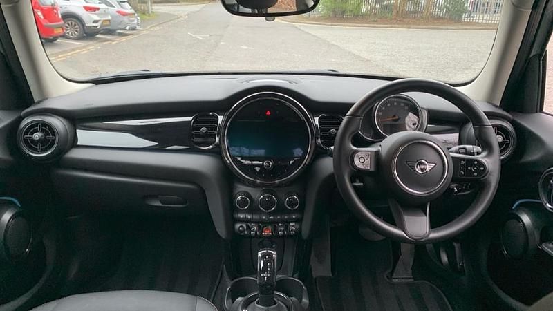 Used Mini Cooper Classic 134 HP (98 kW) 2022 Grey Hatchback