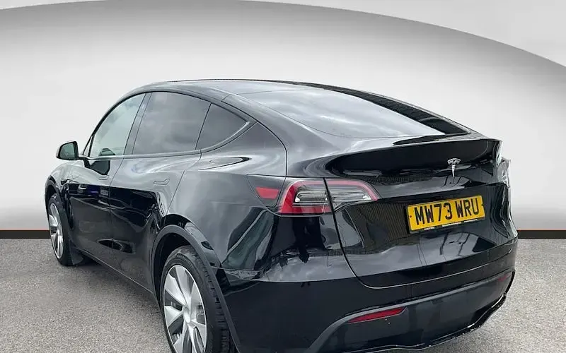 Używany Tesla Model Y RWD 219 kW (299 KM) 2023 Czarny SUV