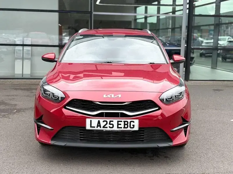 Used Kia Ceed 2025 Red Hatchback