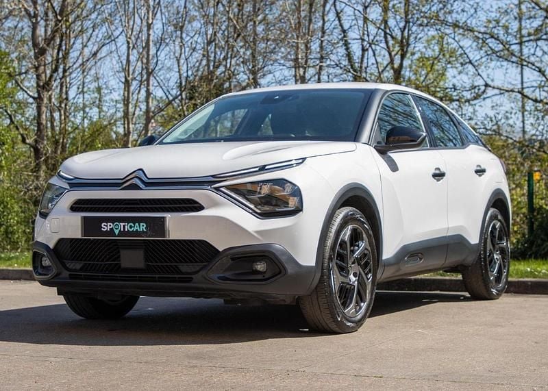 Used Citroën C4 PureTech 99 HP (72 kW) 2022 White Hatchback