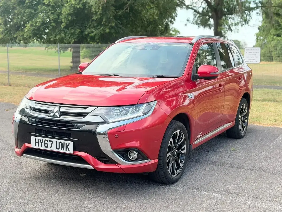 Used Mitsubishi Outlander P-HEV 2017 Red Estate
