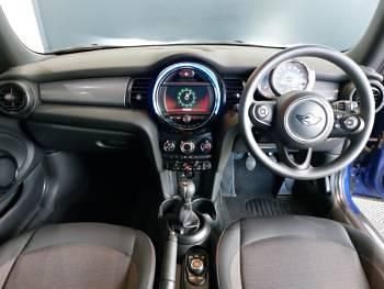 Begagnad Mini Cooper 136 HK (100 kW) 2018 Blå Halvkombi