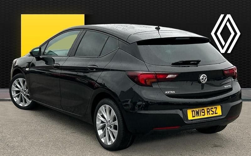 Used Vauxhall Astra Design Edition 105 HP (77 kW) 2019 Black Hatchback