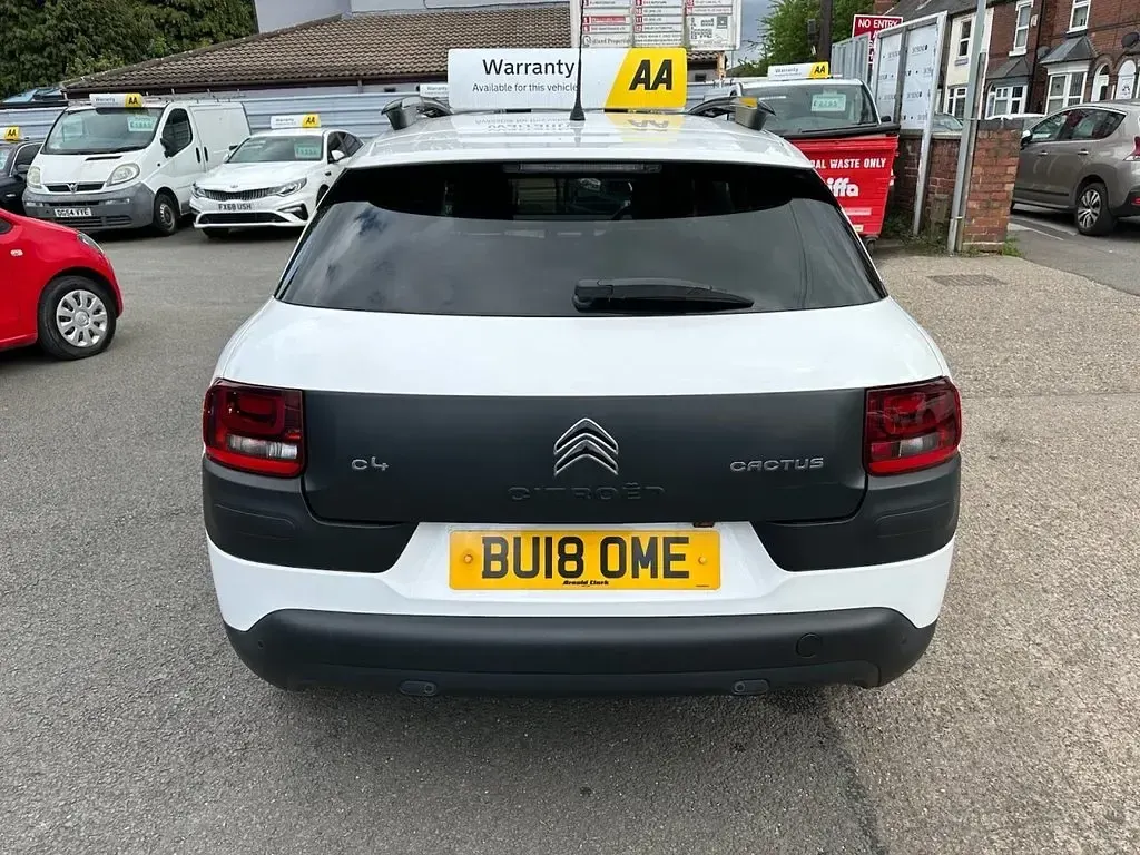 Used Citroën C4 Cactus Flair 82 HP (60 kW) 2018 White Hatchback