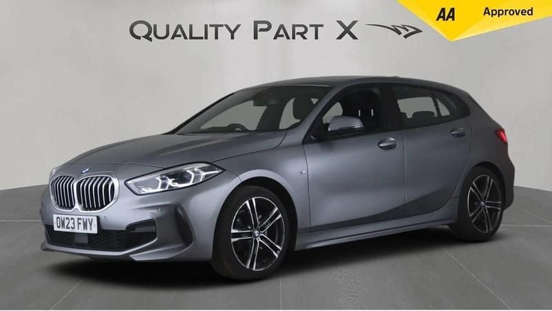 Usado BMW 118 M Sport 2023 Cinzento Citadino