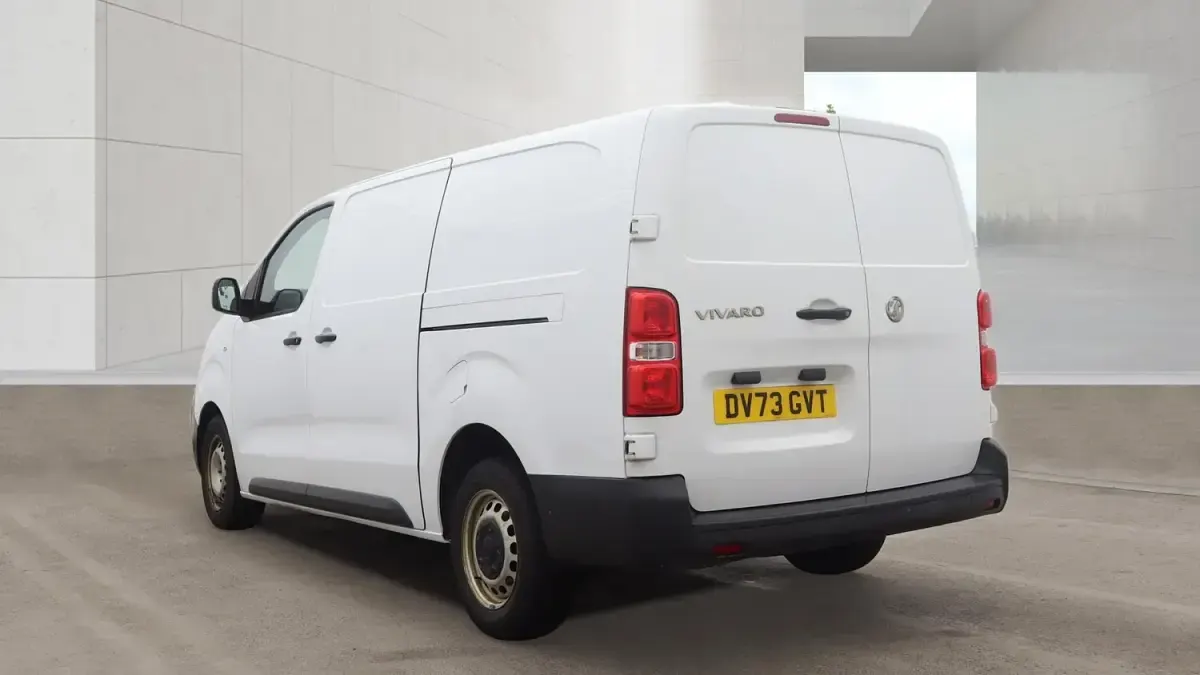 Used Vauxhall Vivaro 145 HP (106 kW) 2023 White MPV