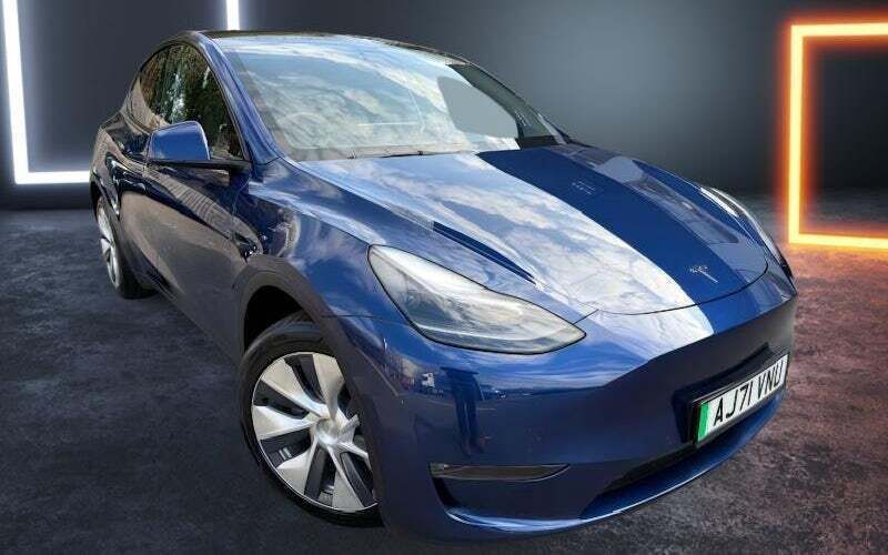 Blue Used 2022 Tesla Model Y Long Range SUV | £26,990 (Fair price) - Image 1/4