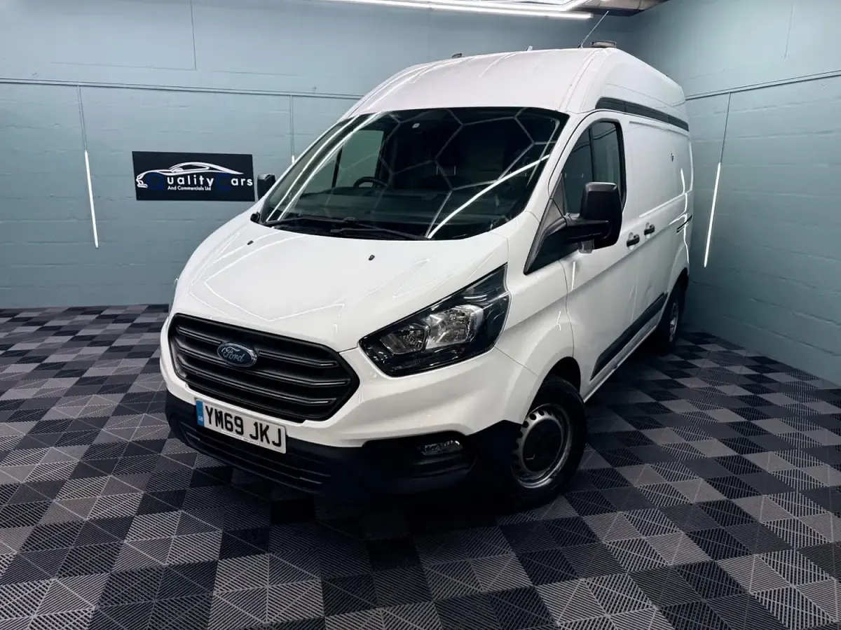 Used Ford Transit Custom S 105 HP (77 kW) 2020 White Van