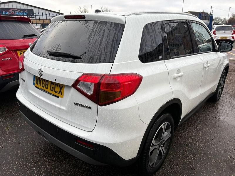 Used Suzuki Vitara SZ5 120 HP (88 kW) 2018 White SUV