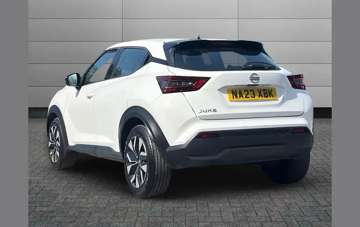 Used Nissan Juke Acenta 112 HP (82 kW) 2023 White SUV