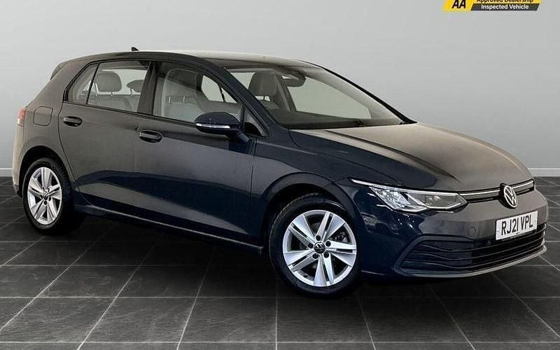 Used 2024 VW Golf VIII Life Hatchback | £11,695 (Good price) - Image 1/2