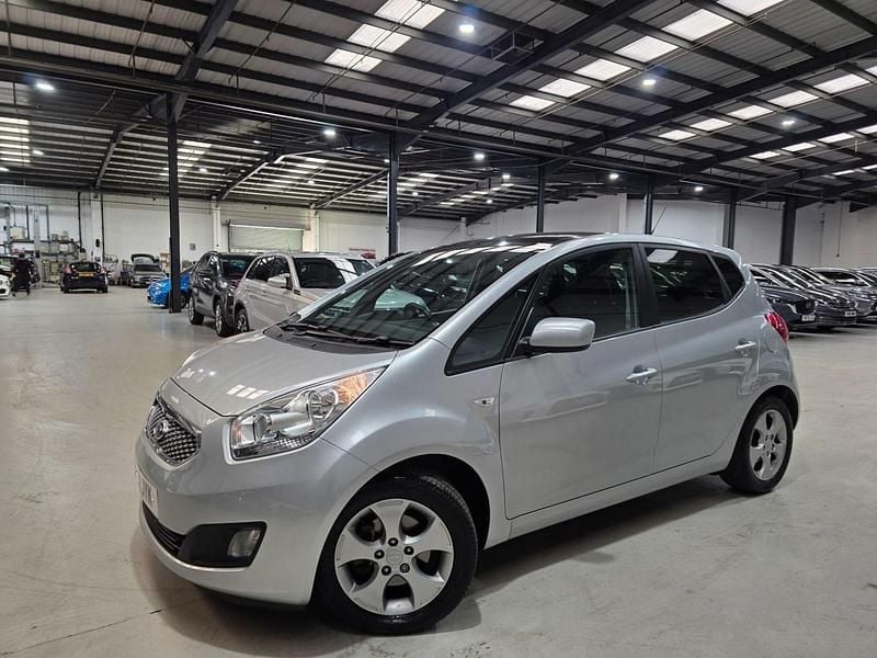 Silver Used 2011 Kia Venga Hatchback | £6,330 (Fair price) - Image 1/4
