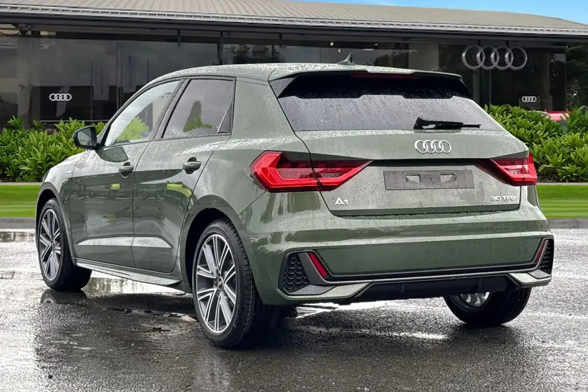 Nowe Audi A1 Sportback S-Line 110 KM (80 kW) 2025 Zielony Hatchback