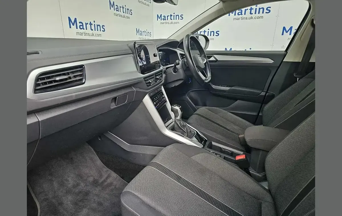 Usado VW T-Roc Life 150 HP (110 kW) 2023 Preto SUV