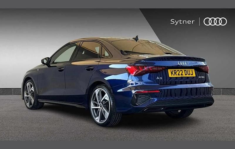 Usado Audi A3 Comfort 150 HP (110 kW) 2022 Azul Sedan