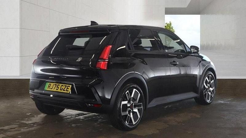 New Renault 5 E-Tech Urban 44 kW (60 HP) 2026 Black Hatchback