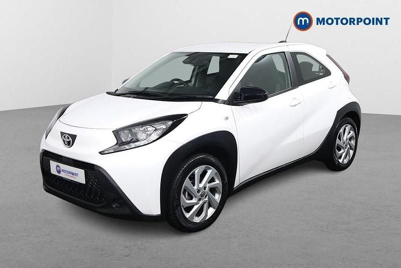 Used Toyota Aygo X PURE 2023 White SUV