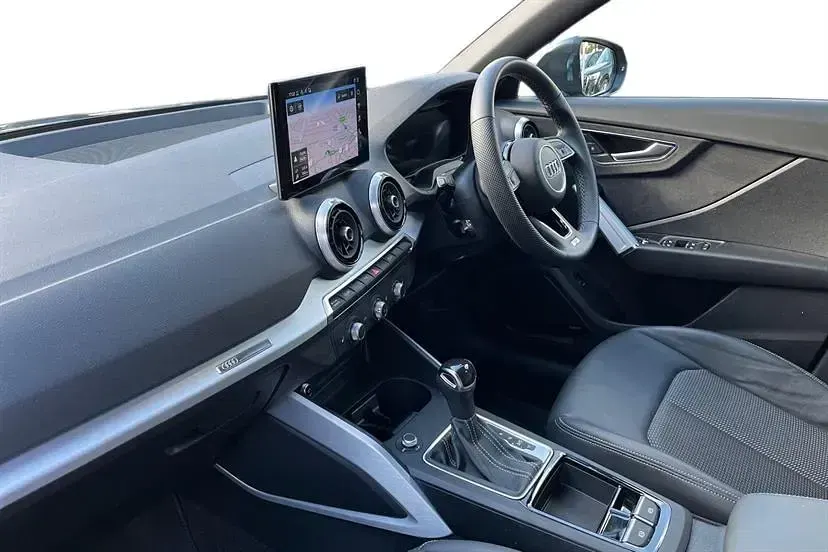 Usado Audi Q2 S-Line 150 CV (110 kW) 2025 Gris SUV