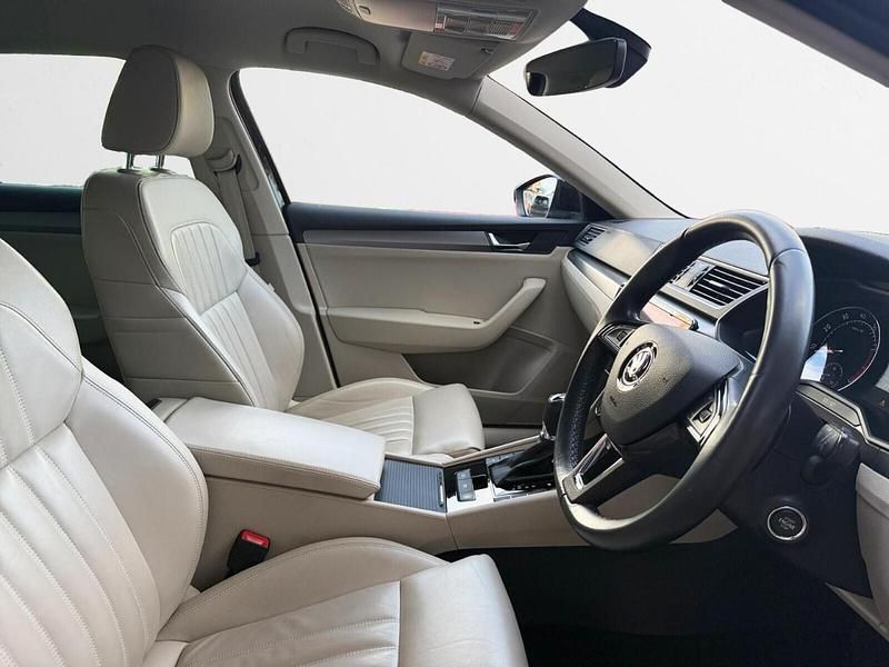 Used Skoda Superb SE L Executive 148 HP (108 kW) 2019 Brown Estate