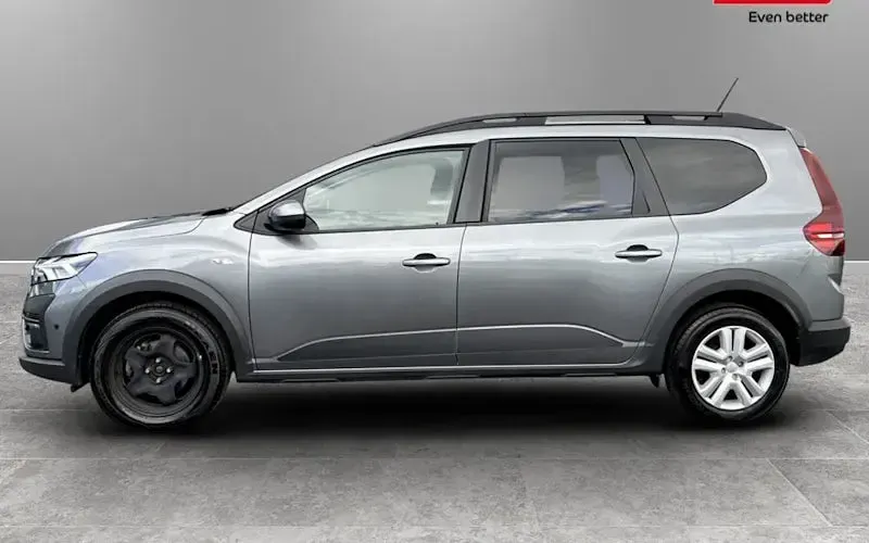 Begagnad Dacia Jogger Expression 141 HK (103 kW) 2025 Minibuss