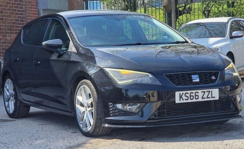 Black Used 2016 Seat Leon FR Hatchback | £4,795 (Fair price) - Image 1/4