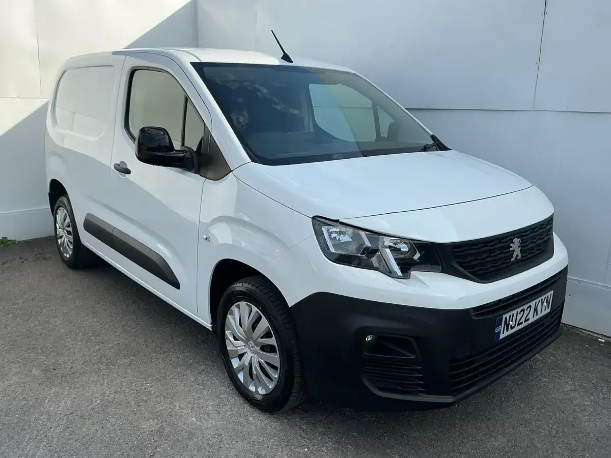 Used Peugeot Partner Premium 2022 Pink MPV