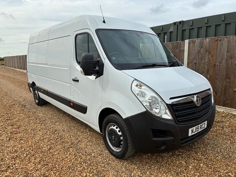 White Used 2019 Vauxhall Movano Van | £7,995 (Good price) - Image 1/4