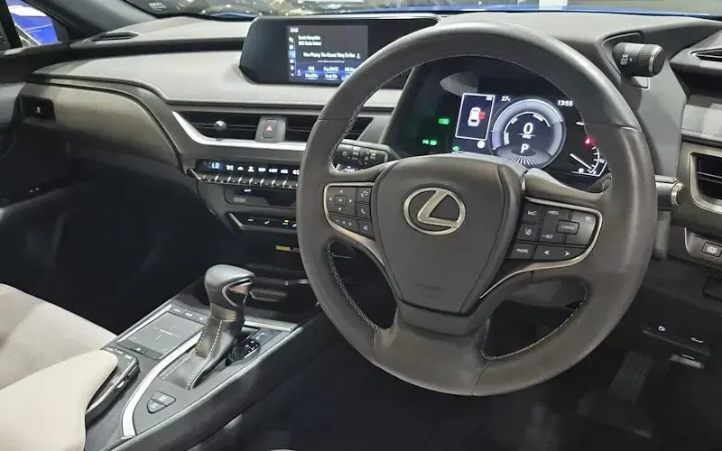 Used Lexus UX 184 HP (135 kW) 2020 Celestial blue SUV