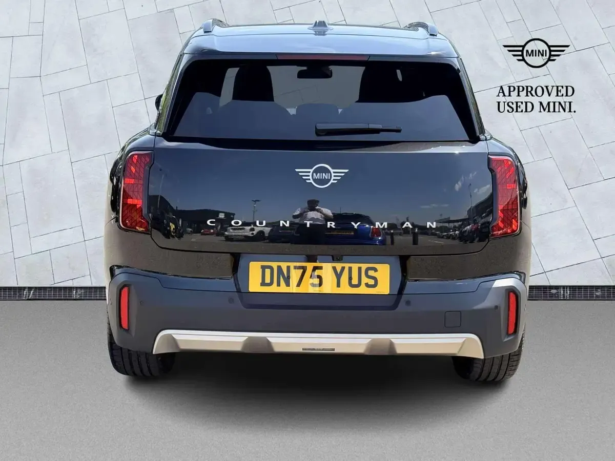 Used Mini Countryman Exclusive 170 HP (125 kW) 2025 Black SUV