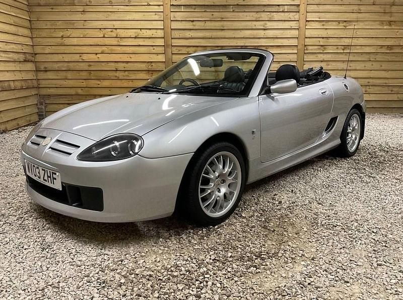 Usado MG F 134 HP (98 kW) 2003 Prateado Cabrios