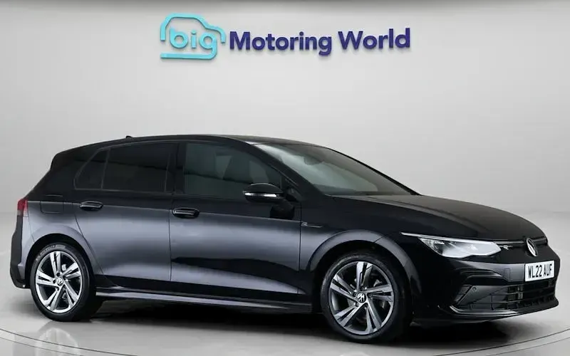 Used VW Golf VIII R-line 131 HP (96 kW) 2022 Hatchback