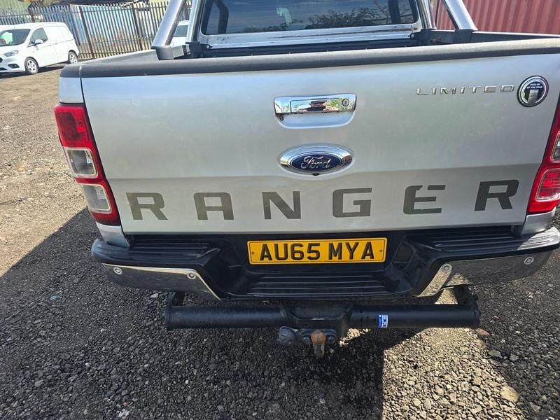 Usado Ford Ranger Limited 200 CV (147 kW) 2015 Plateado Pickup/Camioneta