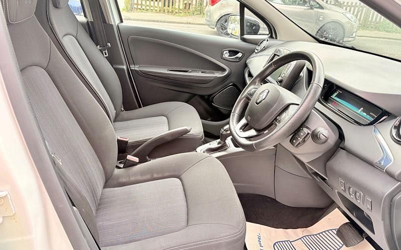 Used Renault Zoe Dynamique 67 kW (92 HP) 2018 Hatchback