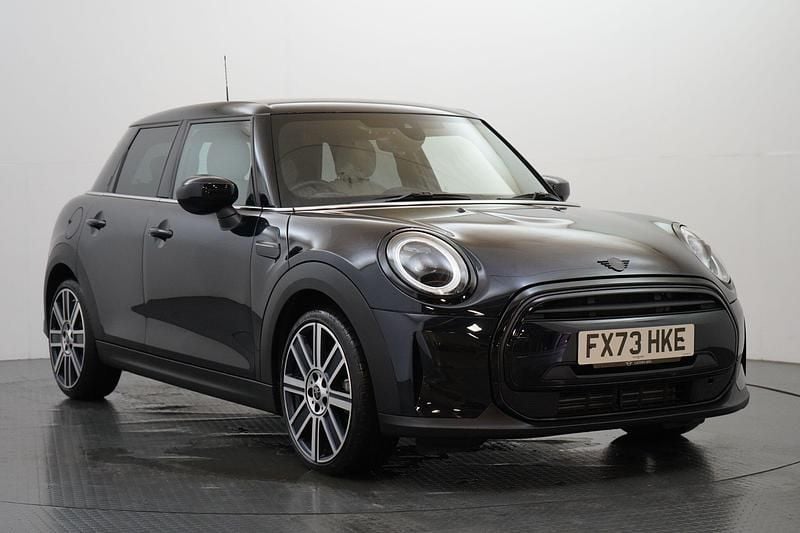 Black Used 2023 Mini Cooper Exclusive Hatchback | £23,499 (Fair price) - Image 1/4