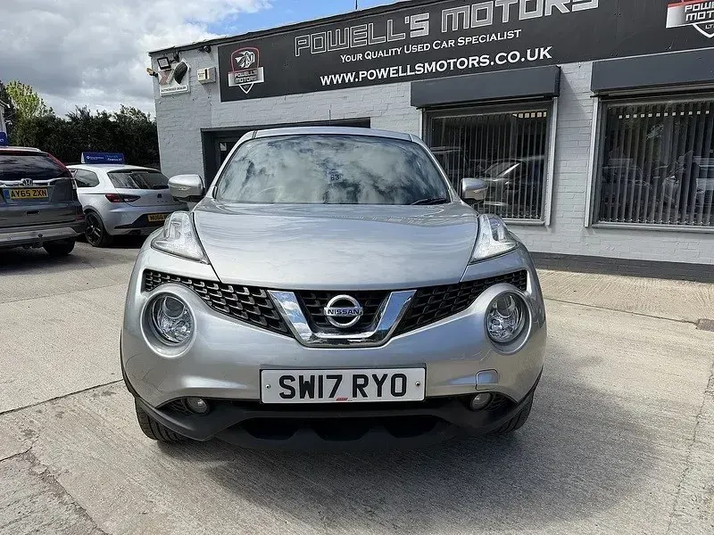 Begagnad Nissan Juke Tekna 110 HK (80 kW) 2017 Silver SUV