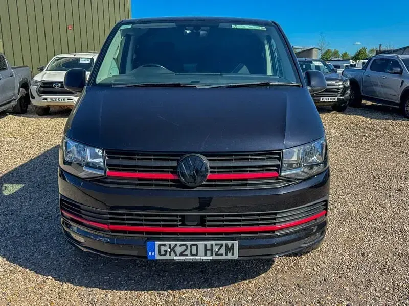 Second-hand VW Transporter Highline 150 CP (110 kW) 2019 Negru Van
