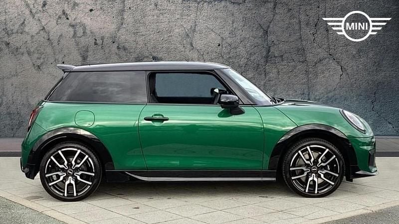 Used Mini Cooper Hatch 113 kW (154 HP) 2025 Green Hatchback